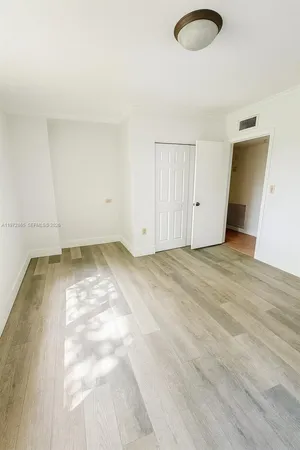 $2,900 | 800 Northeast 199th Street, Unit 105D, Miami, FL 33179