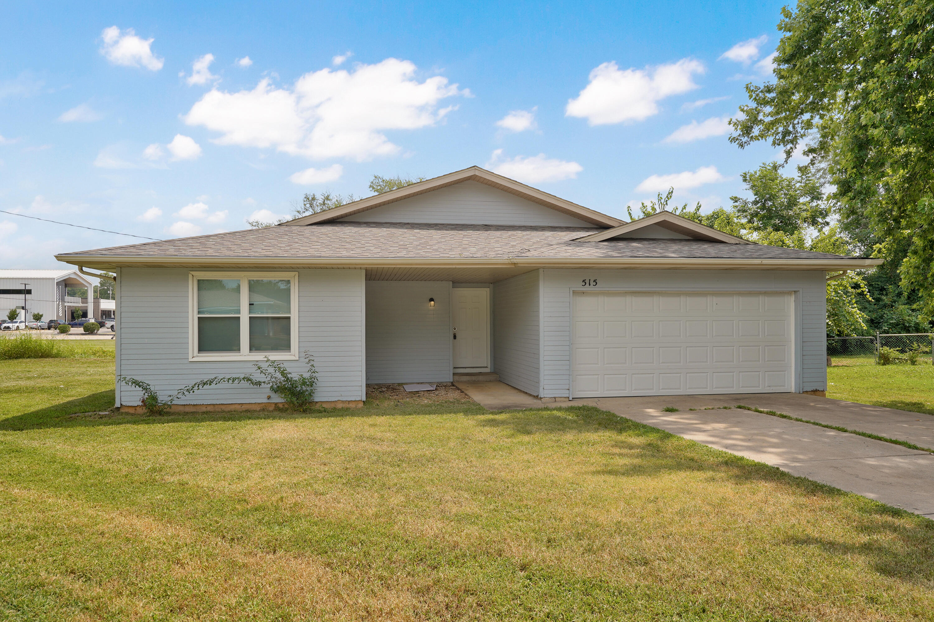 515 West Edgewood Street Springfield, MO 65807 - Photo 2 of 23 515 W Edgewood St-2