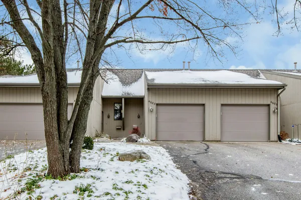 $228,000 | 4683 Rockvalley Drive Northeast, Unit 2, Grand Rapids, MI 49525