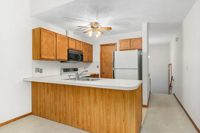 $239,000 | 4683 Rockvalley Drive Northeast, Unit 2, Grand Rapids, MI 49525