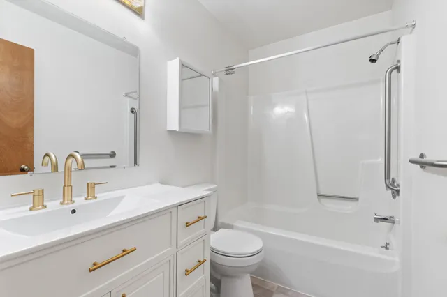 $239,000 | 4683 Rockvalley Drive Northeast, Unit 2, Grand Rapids, MI 49525