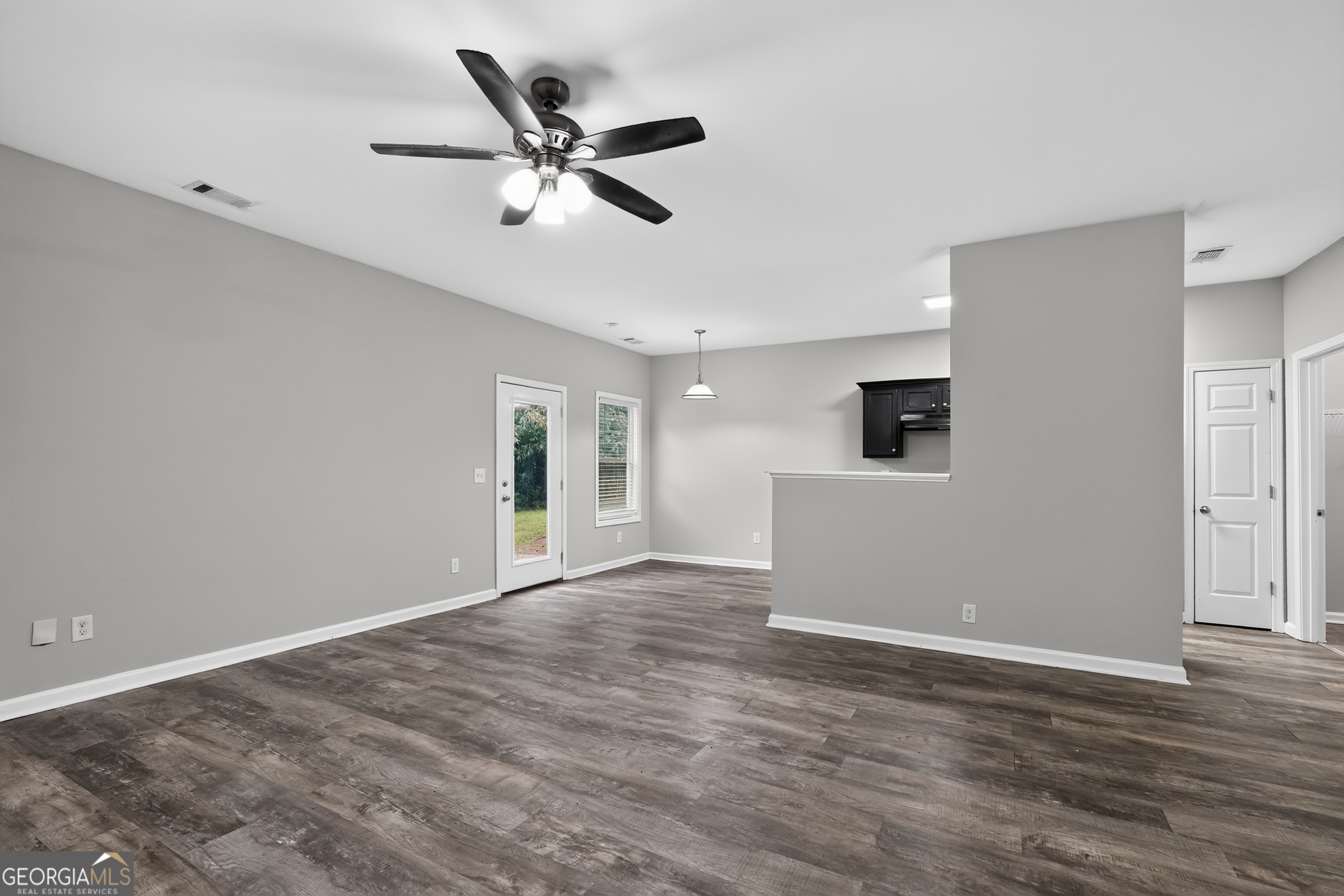 6381 Shadow Square Lithonia, GA 30058 - Photo 8 of 36