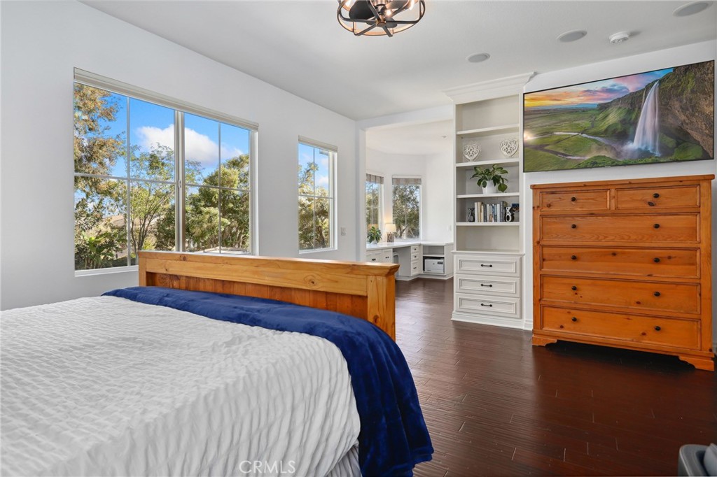 7 Wegeford Circle Ladera Ranch, CA 92694 - Photo 23 of 74 a bedroom with a bed and window