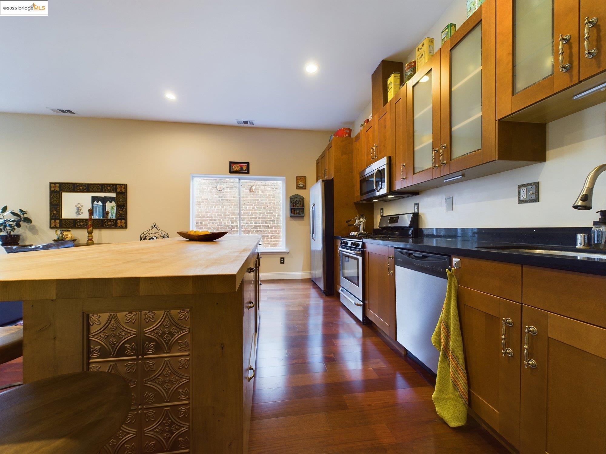 1488 14th Street, Unit A Oakland, CA 94607 - Photo 3 of 40