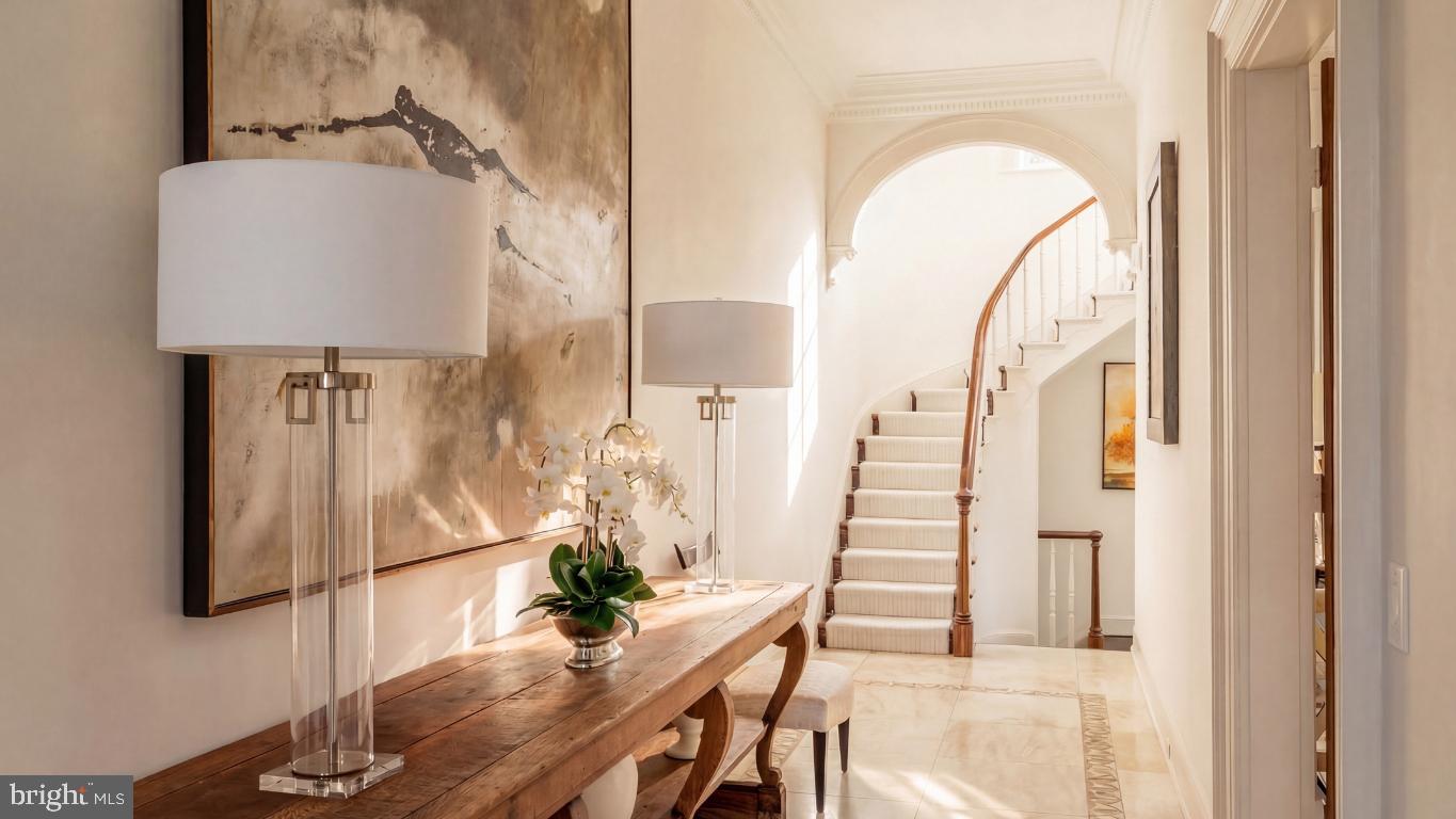 3117 O Street Northwest Washington, DC 20007 - Photo 5 of 50 a balcony with table and chairs