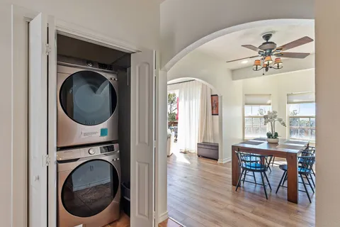 $675,000 | 8101 Breeze Way, Jonestown, TX 78645