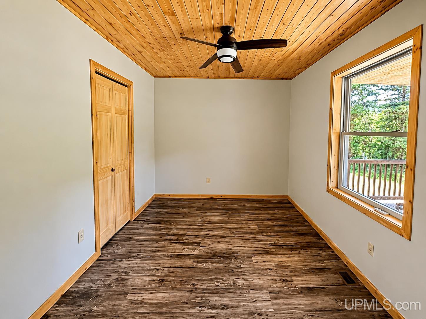 5738 North Simmons Road Hessel, MI 49745 - Photo 17 of 28