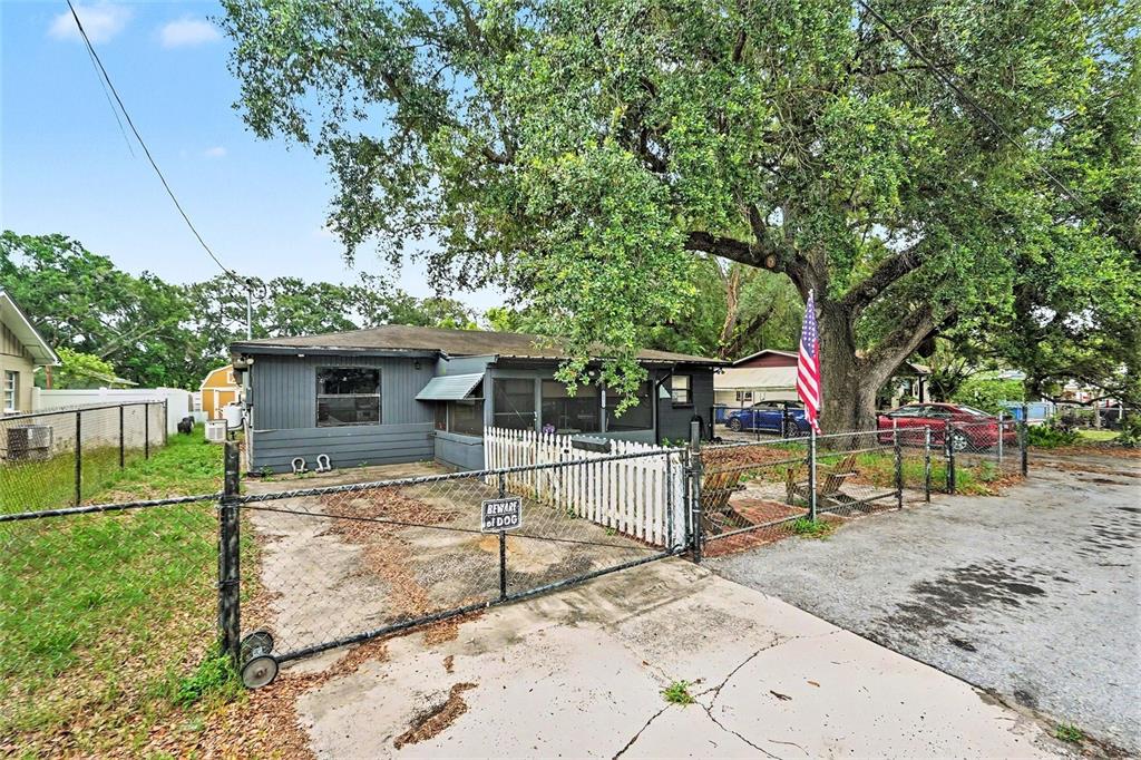 14925 Fisher Road Tampa, FL 33613 - Photo 2 of 24