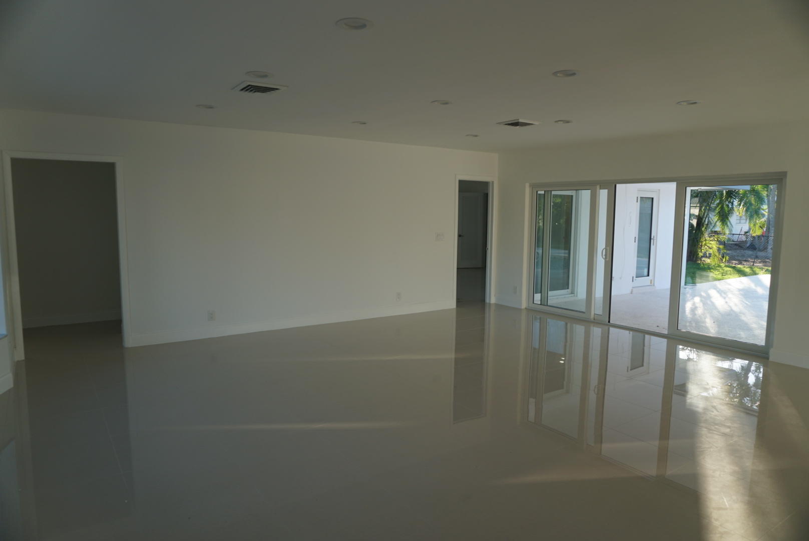 1205 Mulberry Way Boca Raton, FL 33486 - Photo 4 of 31 LRG_DSC00198.jpeg