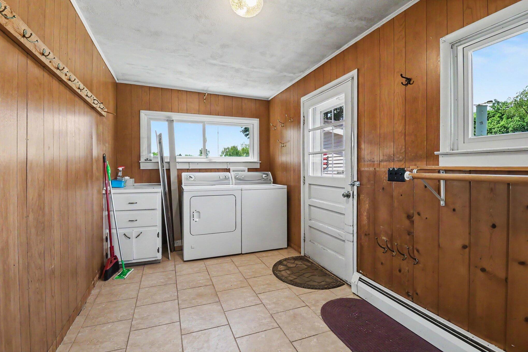 4559 South Maple Island Road Hesperia, MI 49421 - Photo 20 of 40 Entry room/Laundry