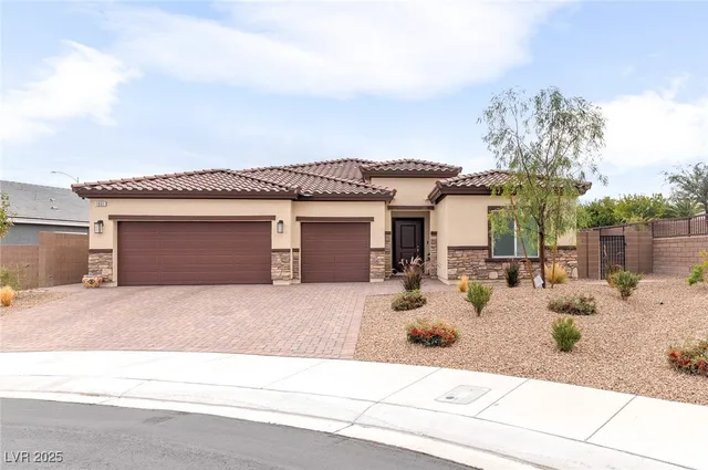 $699,000 | 1961 Colbert Cove Court, North Las Vegas, NV 89084
