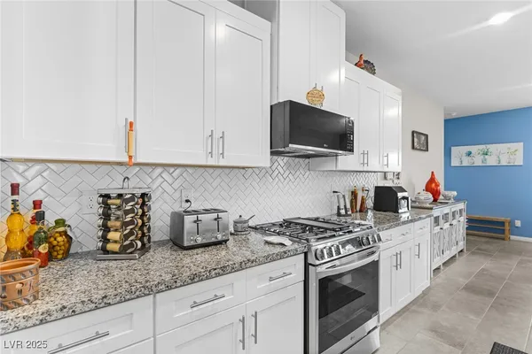 $679,999 | 1961 Colbert Cove Court, North Las Vegas, NV 89084