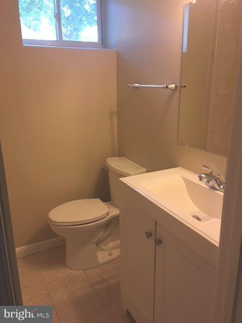 342 Savannah Road Baltimore, MD 21221 - Photo 9 of 21 Bath