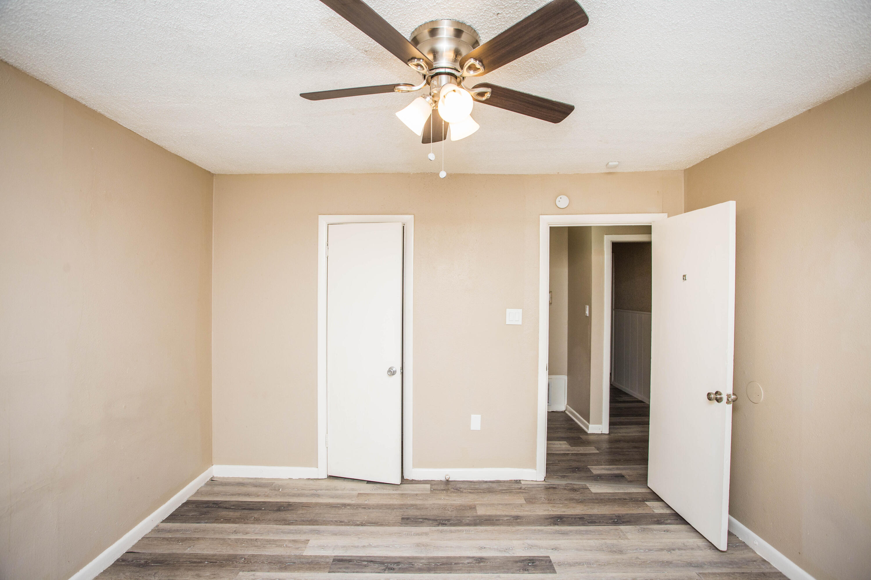 4309 42nd Street Lubbock, TX 79413 - Photo 22 of 25 a view of a livingroom with a workspace
