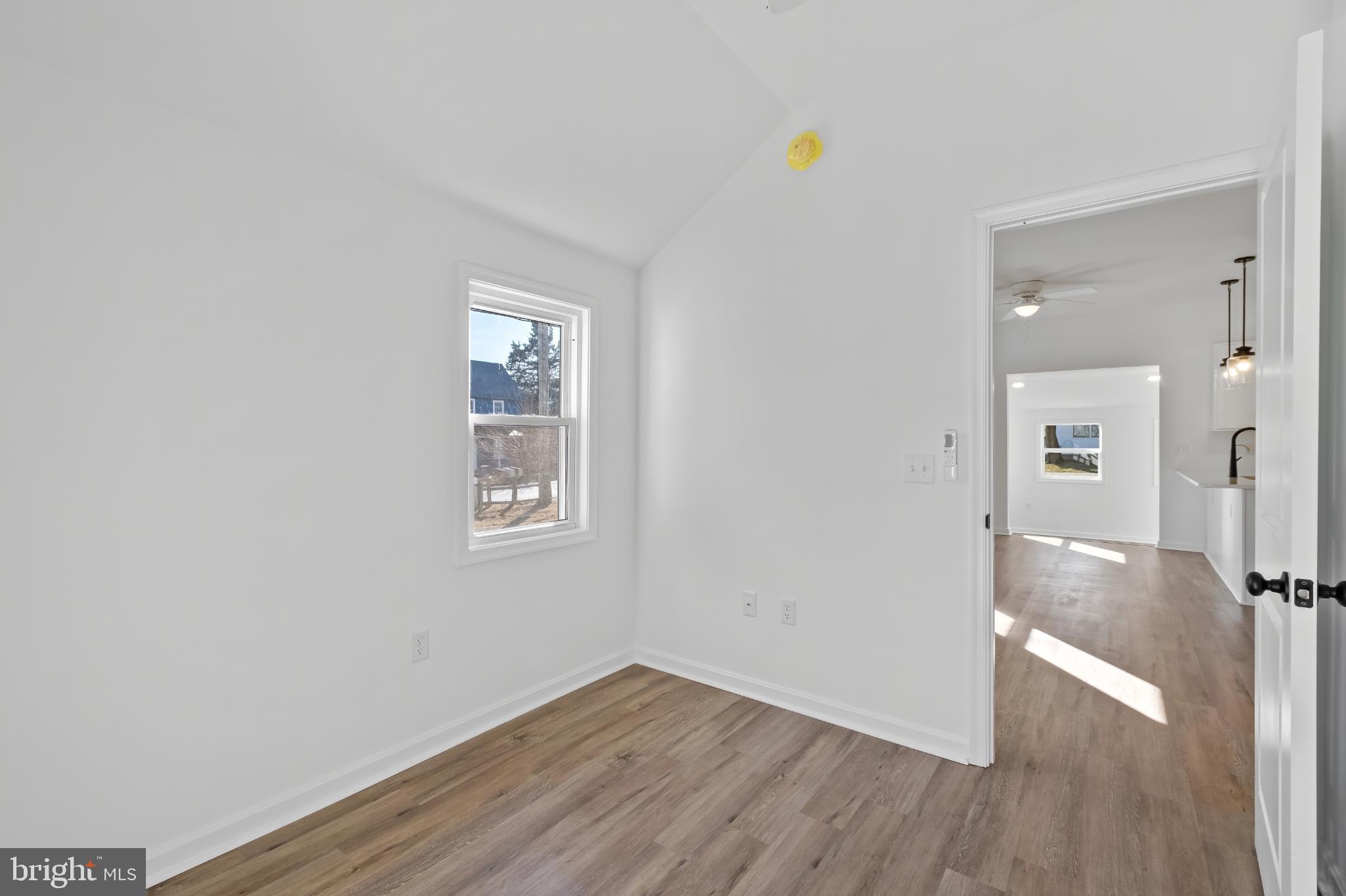 28272 Riverside Drive Salisbury, MD 21801 - Photo 9 of 30 Bright and airy room with natural light.