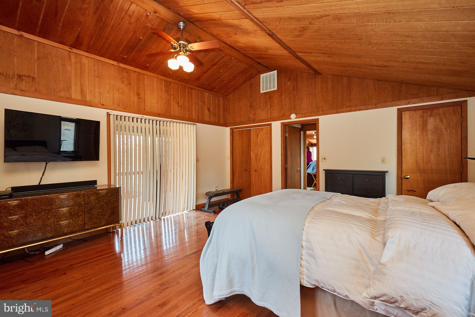 14045 Hume Road Hume, VA 22639 - Photo 18 of 43 Master Bedroom