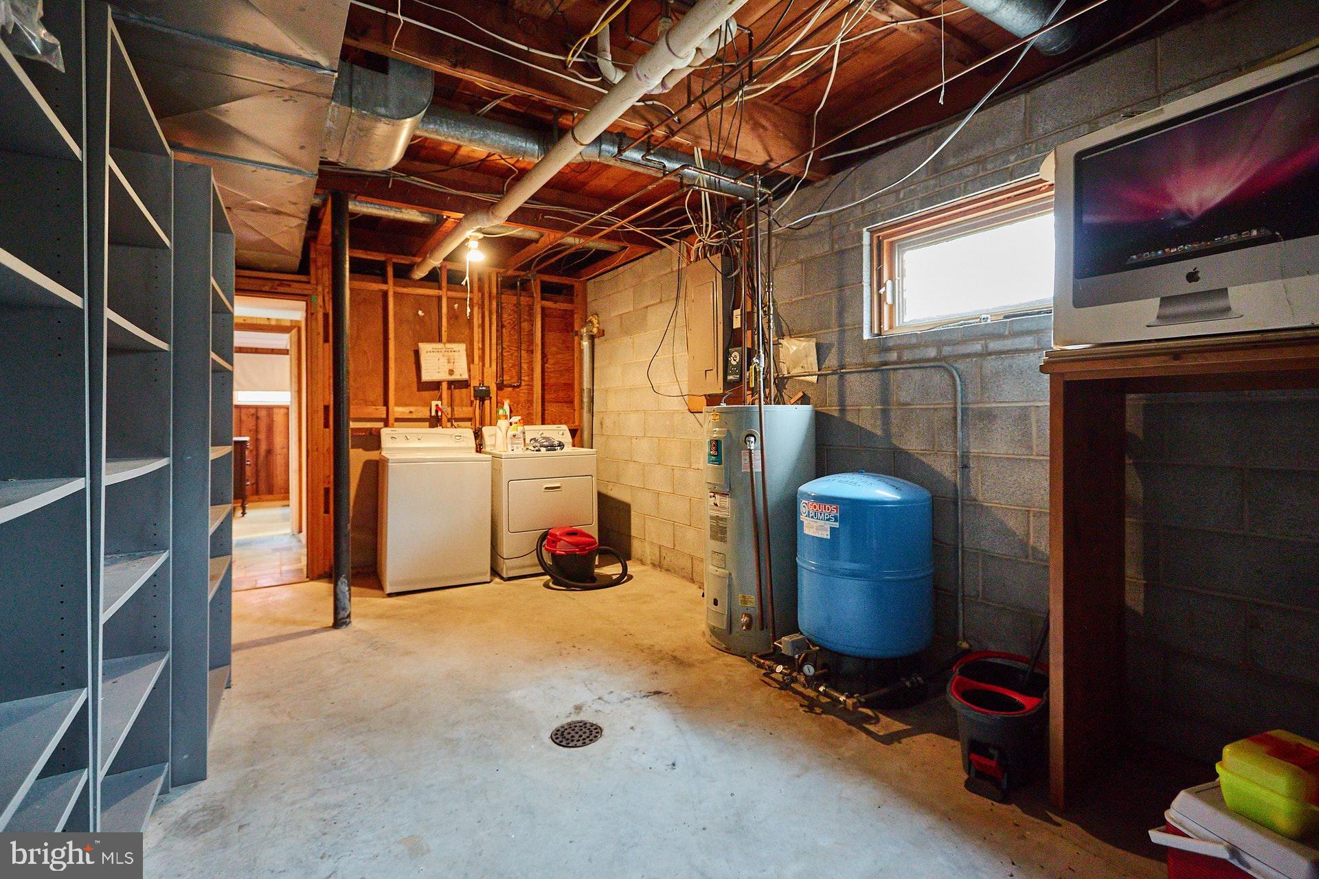 14045 Hume Road Hume, VA 22639 - Photo 26 of 43 Storage Area