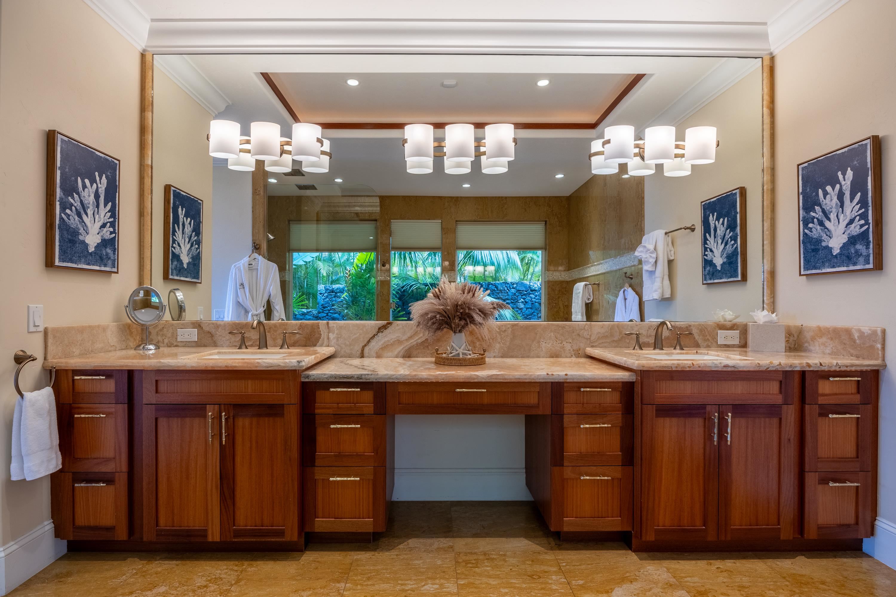 222 Crestview Road Lahaina, HI 96761 - Photo 8 of 49 Primary Bathroom