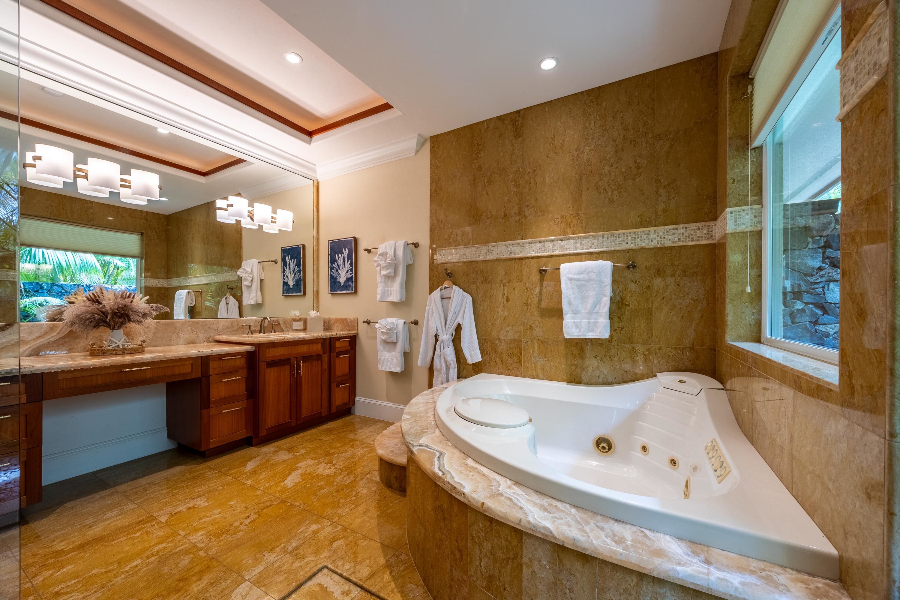 222 Crestview Road Lahaina, HI 96761 - Photo 9 of 49 Primary Bathroom