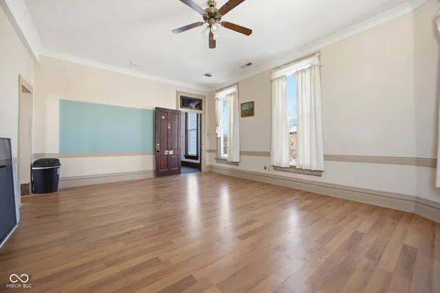 $250,000 | 125 West Washington Street, Shelbyville, IN 46176