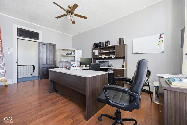 $250,000 | 125 West Washington Street, Shelbyville, IN 46176