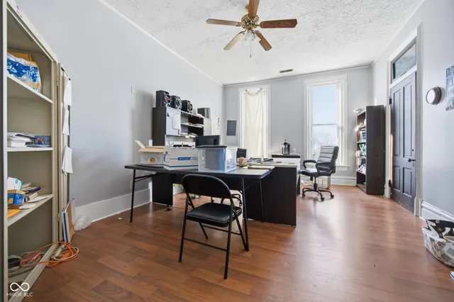 $250,000 | 125 West Washington Street, Shelbyville, IN 46176