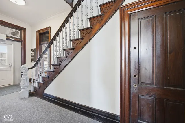 $250,000 | 125 West Washington Street, Shelbyville, IN 46176