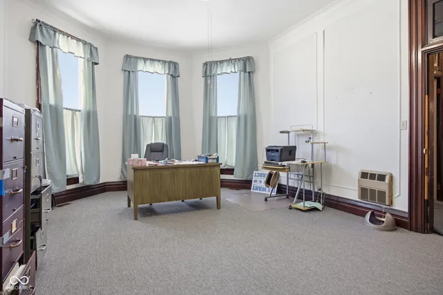 $250,000 | 125 West Washington Street, Shelbyville, IN 46176