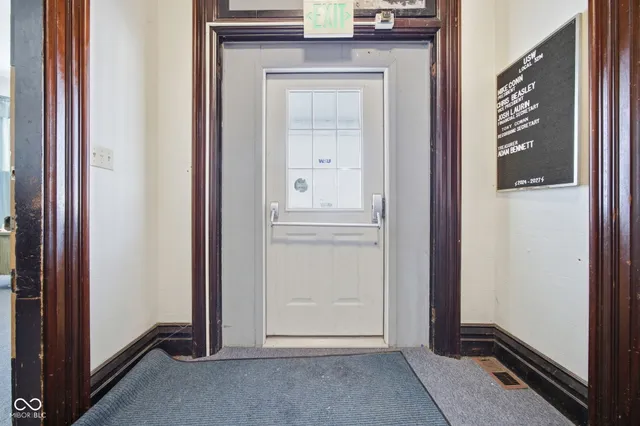 $250,000 | 125 West Washington Street, Shelbyville, IN 46176