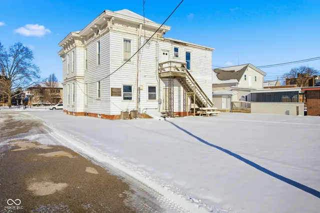 $250,000 | 125 West Washington Street, Shelbyville, IN 46176