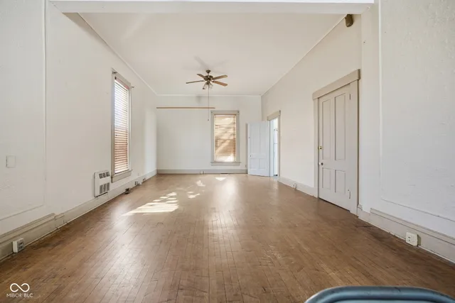 $250,000 | 125 West Washington Street, Shelbyville, IN 46176