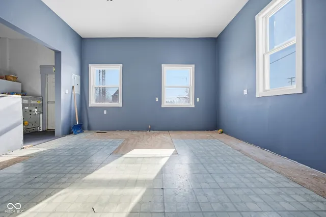 $250,000 | 125 West Washington Street, Shelbyville, IN 46176