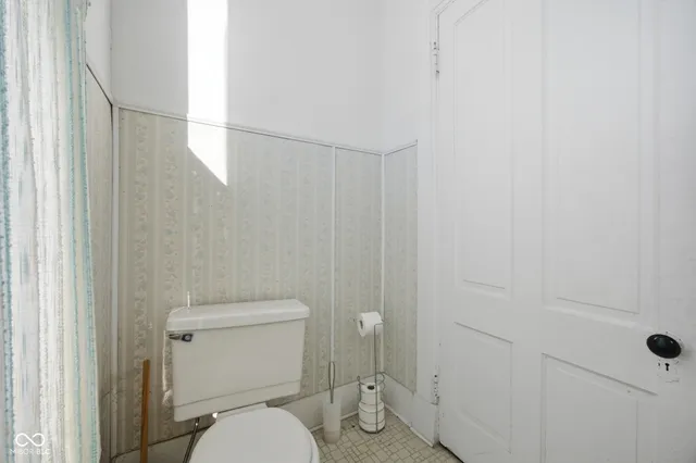 $250,000 | 125 West Washington Street, Shelbyville, IN 46176