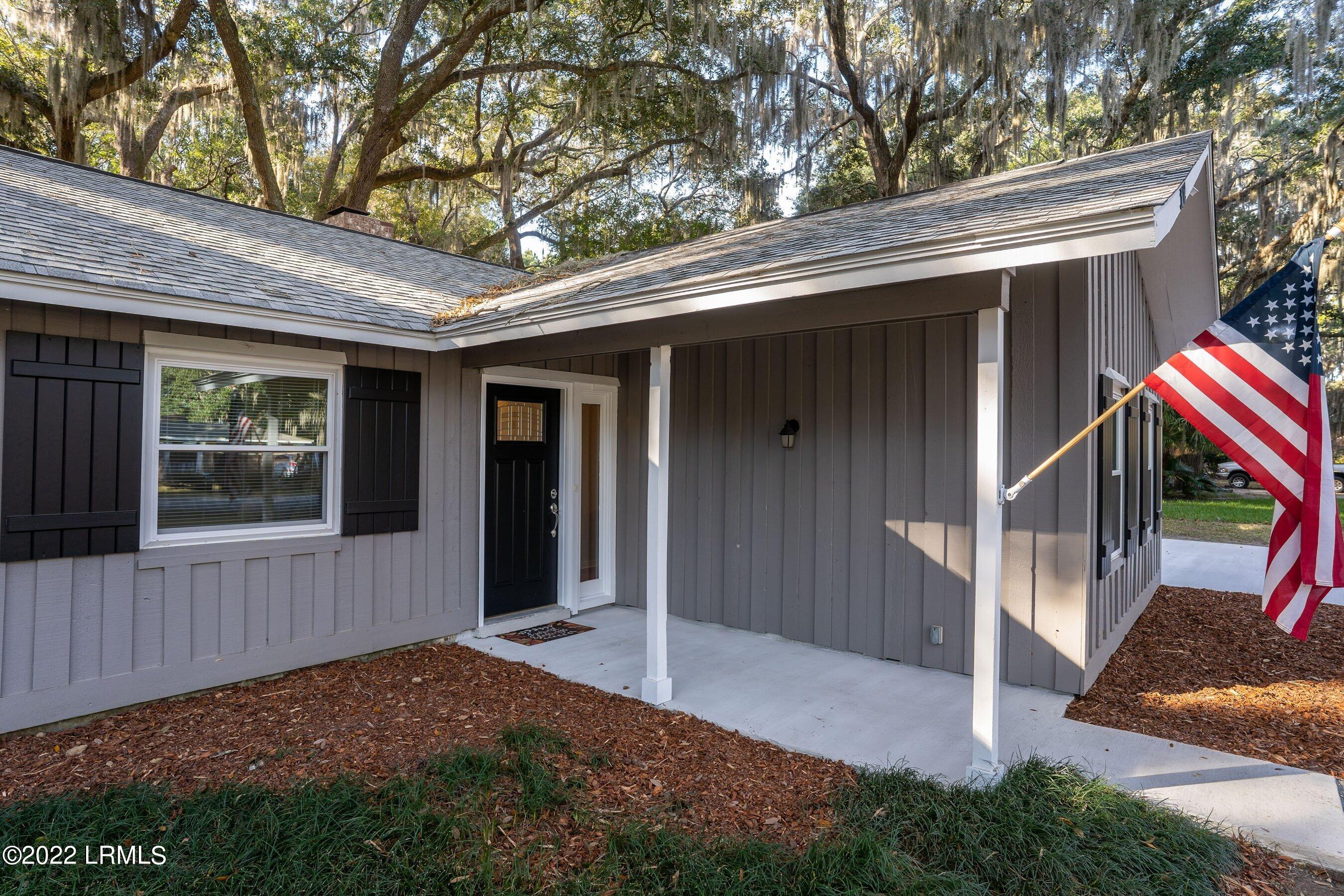 3032 Mink Point Boulevard Beaufort, SC 29902 - Photo 5 of 33 DSC05179-1.jpg-SMALL