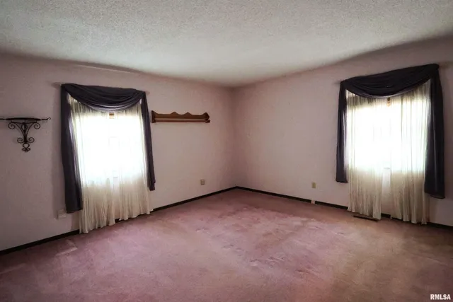 $198,000 | 334 Northwood Lane, Salem, IL 62881