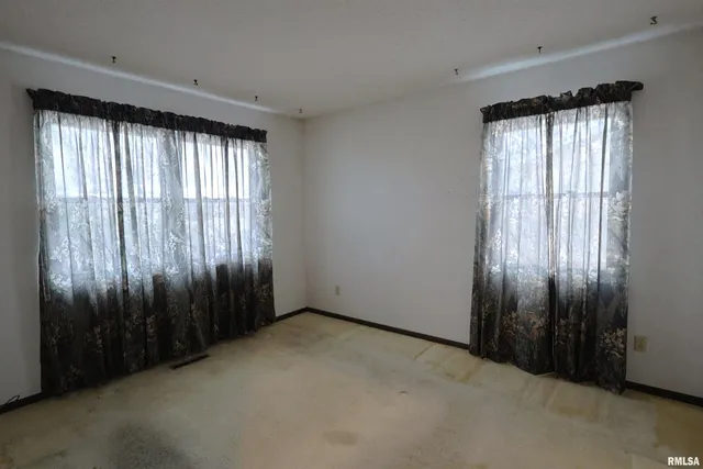 $198,000 | 334 Northwood Lane, Salem, IL 62881