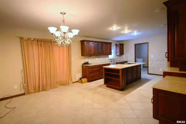 $198,000 | 334 Northwood Lane, Salem, IL 62881