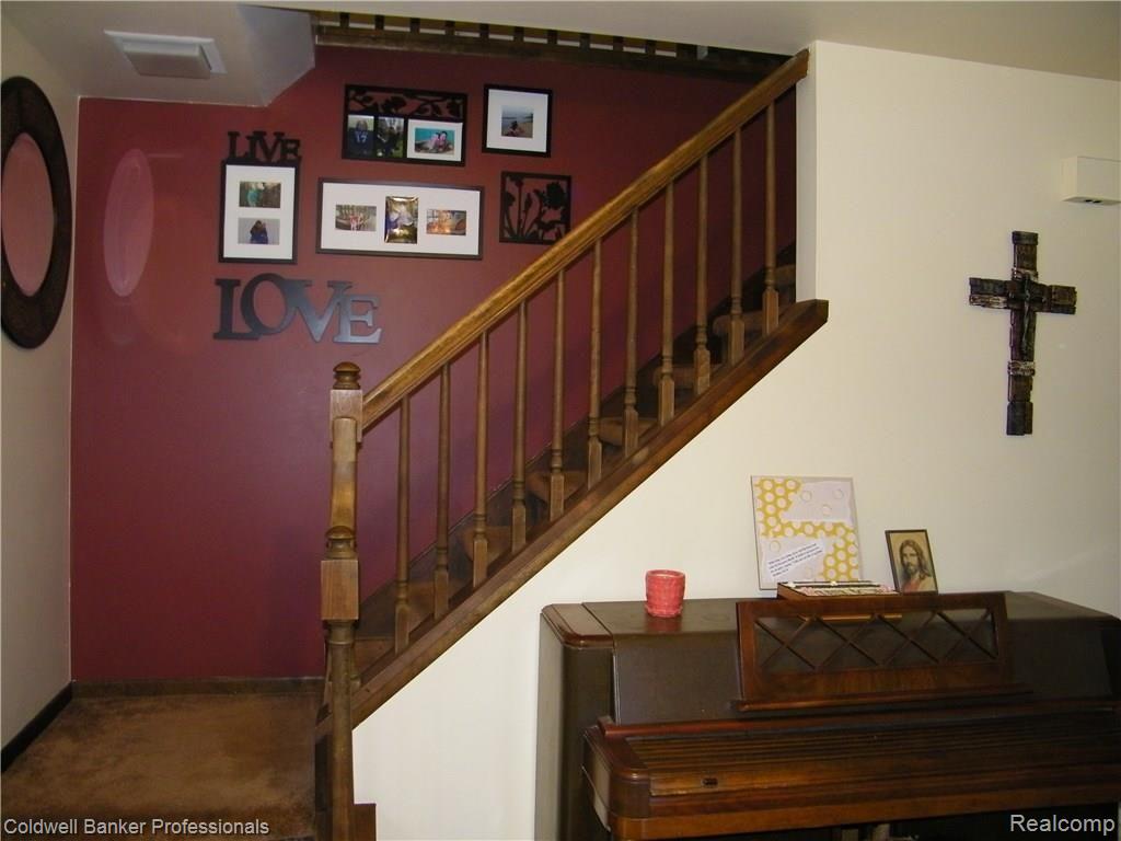 5115 Lonsberry Road Columbiaville, MI 48421 - Photo 9 of 50 100_2905.jpg