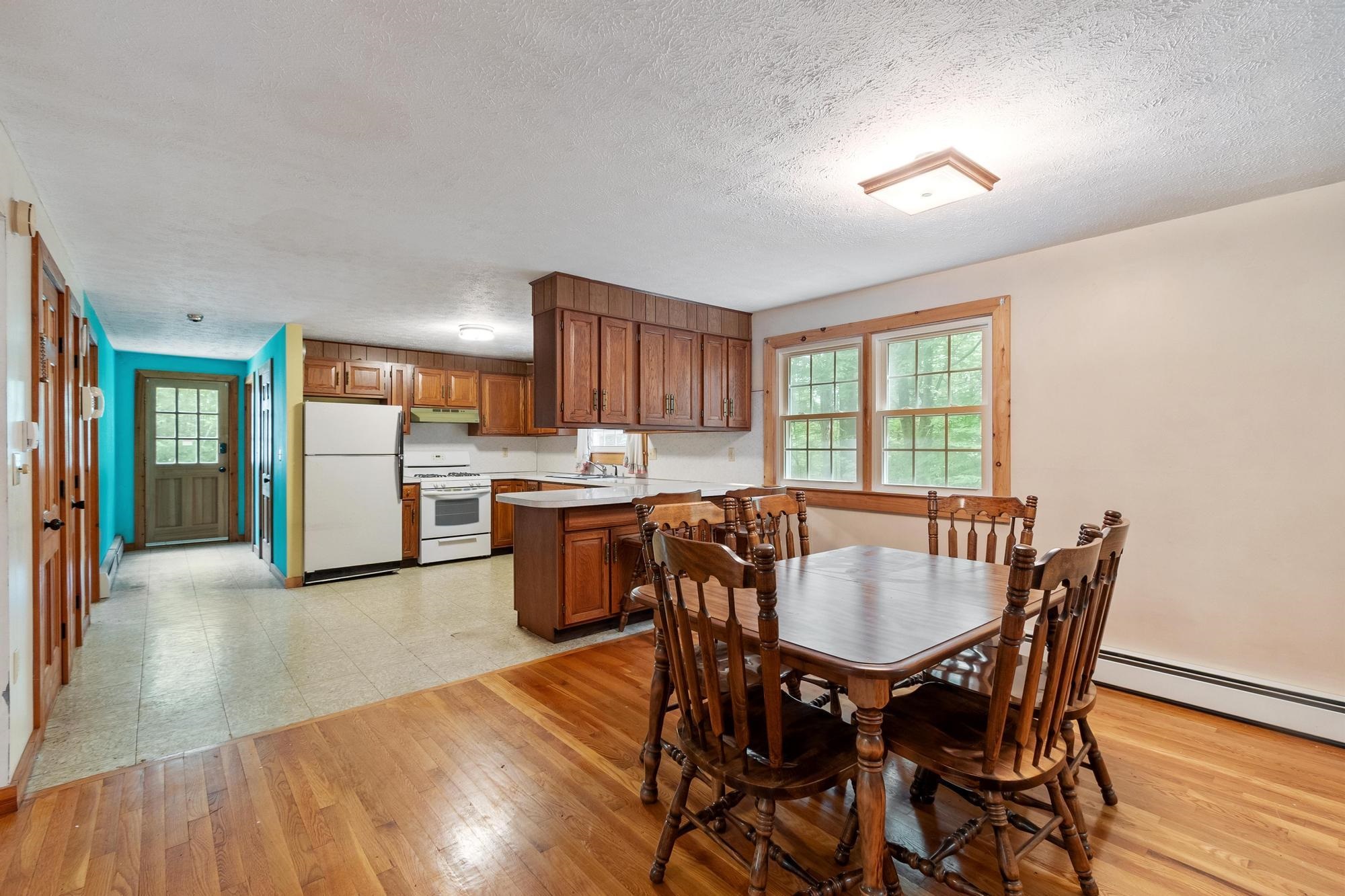8 Naticook Road Merrimack, NH 03054 - Photo 17 of 43 Gallery Image 17