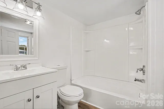 $229,900 | 3042 North Oxford Street, Claremont, NC 28610