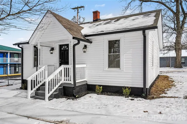 $229,900 | 3042 North Oxford Street, Claremont, NC 28610