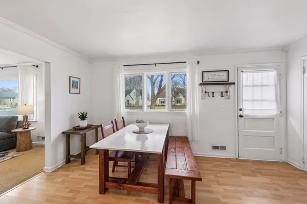 $319,999 | 317 East 1st Street, Waconia, MN 55387