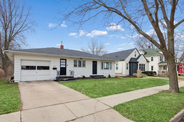 $319,999 | 317 East 1st Street, Waconia, MN 55387