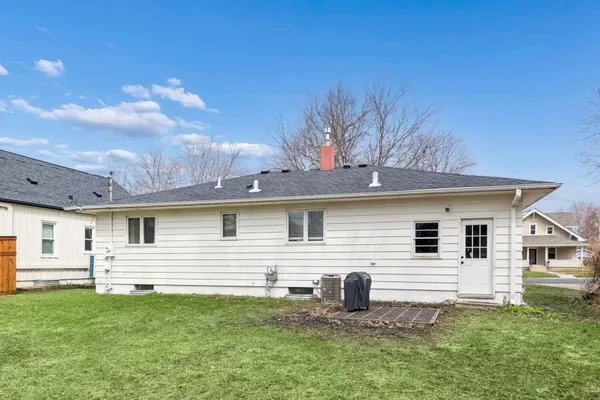 $319,999 | 317 East 1st Street, Waconia, MN 55387