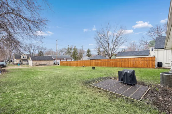 $319,999 | 317 East 1st Street, Waconia, MN 55387