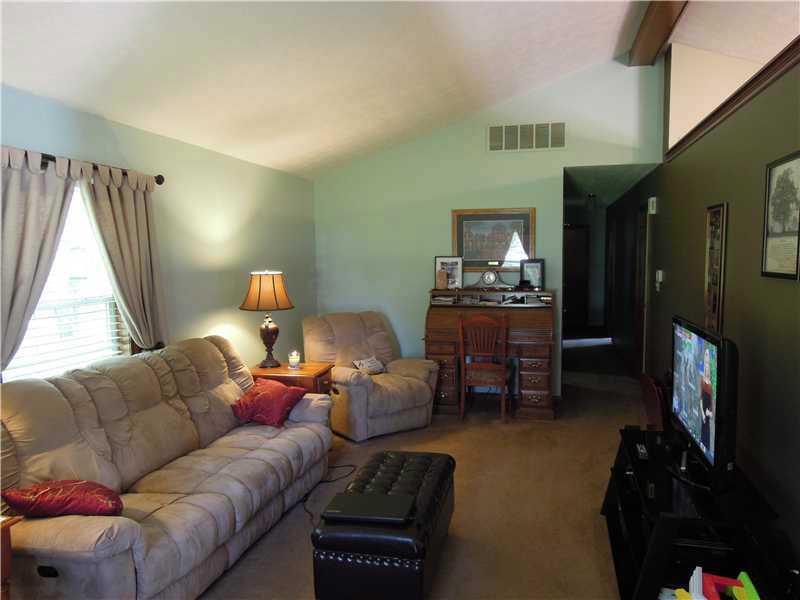 323 Mill Spring Court Fillmore, IN 46128 - Photo 2 of 13 Gallery Image 2