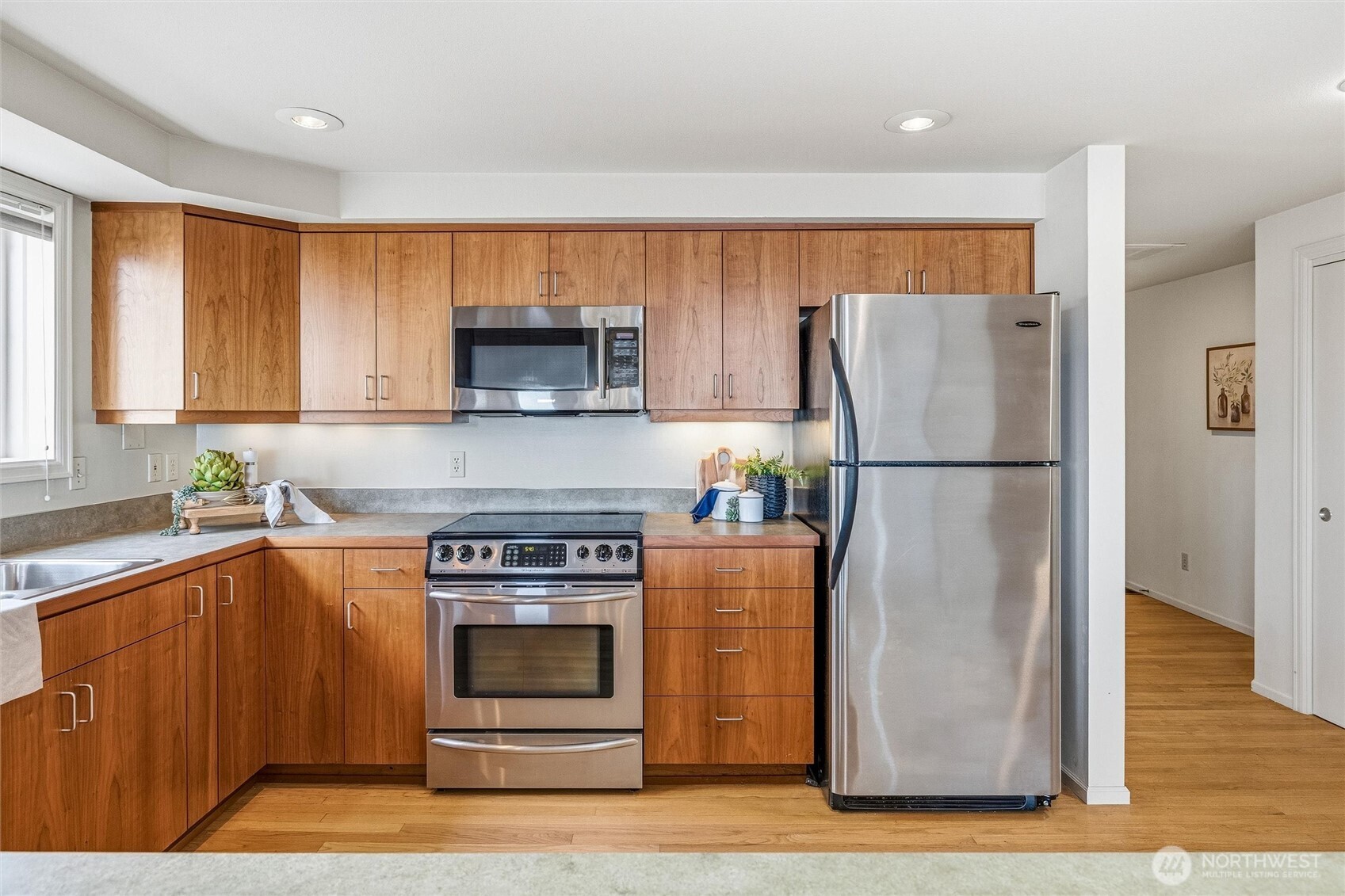 480 South State Street, Unit 204 Bellingham, WA 98225 - Photo 7 of 37