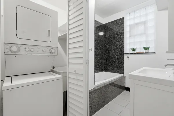 $157,000 | 7009 West Altgeld Street, Unit G, Chicago, IL 60707