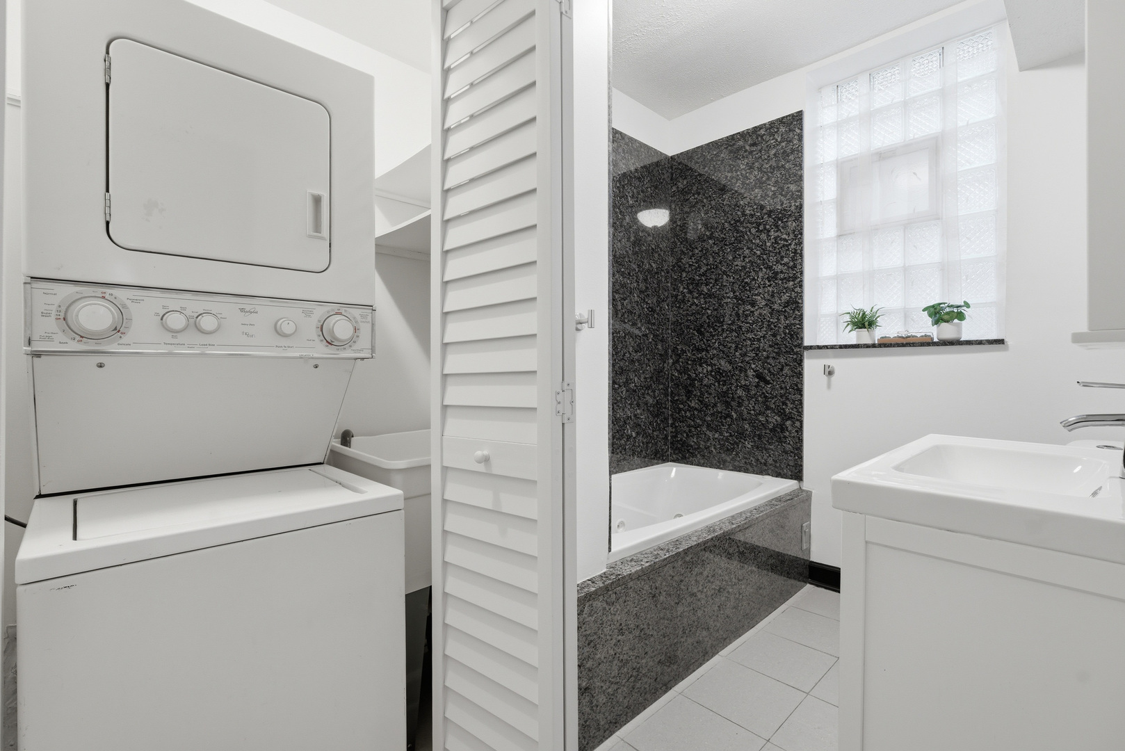 7009 West Altgeld Street, Unit G Chicago, IL 60707 - Photo 7 of 9