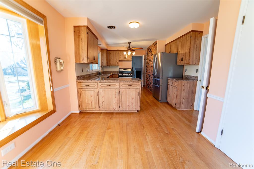 1041 Rock Spring Road Bloomfield Hills, MI 48304 - Photo 13 of 55